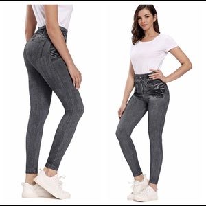 NWT Jeggings high waist Black  Soft denim L Women’s